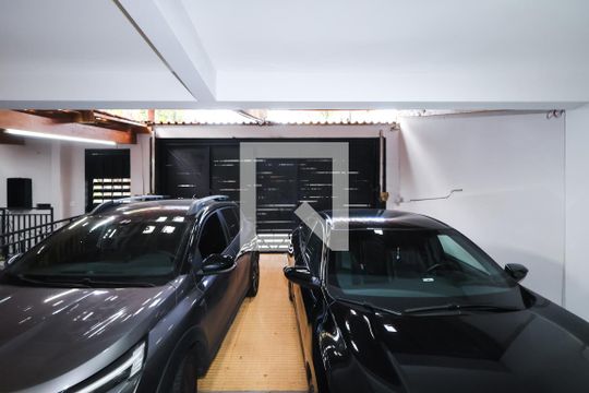 Garagem de casa à venda com 5 quartos, 550m² em Cursino, São Paulo
