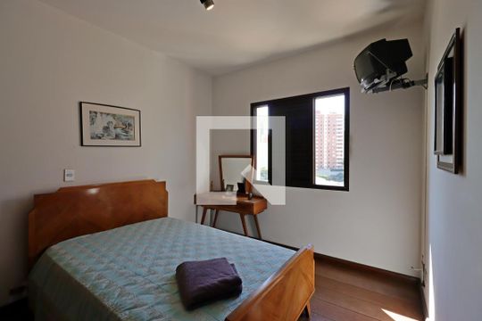 Quarto de apartamento à venda com 2 quartos, 136m² em Jardim Bela Vista, Santo André