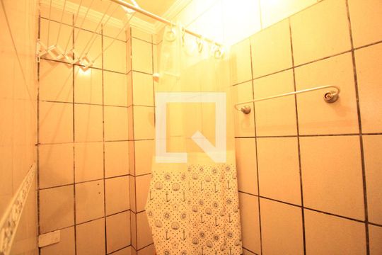 Banheiro de kitnet/studio para alugar com 1 quarto, 25m² em Centro, Salvador