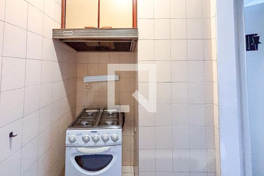 Cozinha de apartamento para alugar com 1 quarto, 40m² em Jardim Paulista, São Paulo