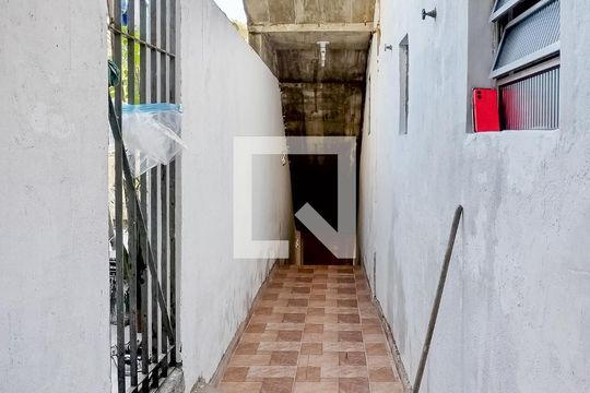 Corredor de casa para alugar com 1 quarto, 20m² em Americanópolis, São Paulo