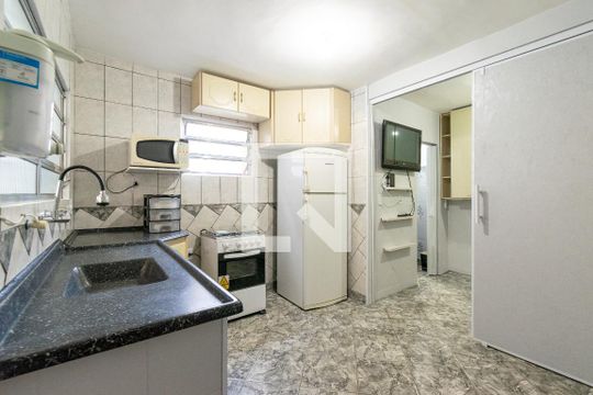 Sala/Cozinha de casa para alugar com 1 quarto, 20m² em Americanópolis, São Paulo