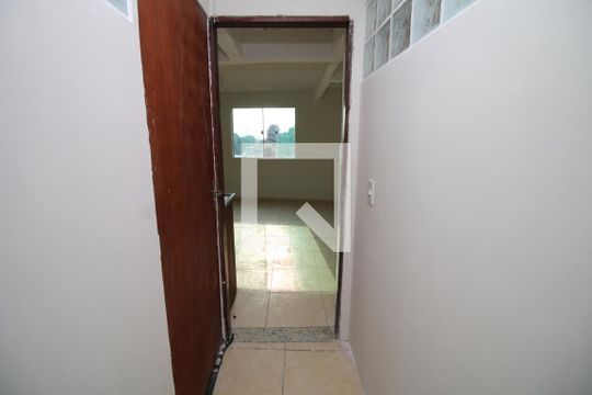 Acesso de kitnet/studio para alugar com 1 quarto, 50m² em Brás de Pina, Rio de Janeiro