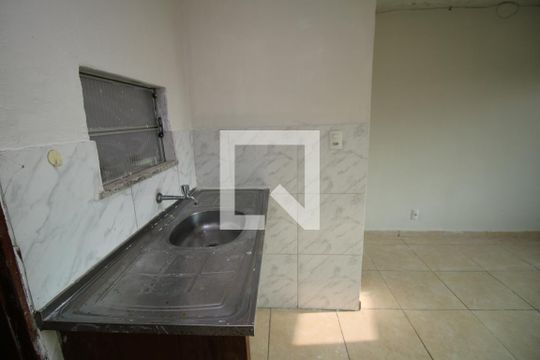 Studio de kitnet/studio para alugar com 1 quarto, 50m² em Brás de Pina, Rio de Janeiro