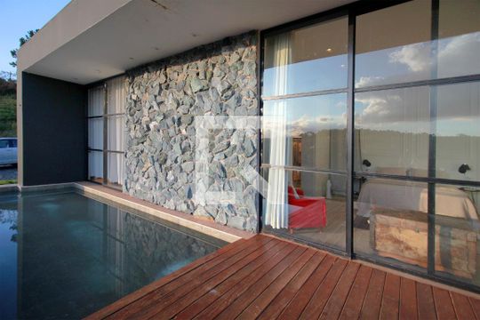 Varanda da Suíte master de casa de condomínio à venda com 3 quartos, 500m² em Vale dos Pinhais, Nova Lima