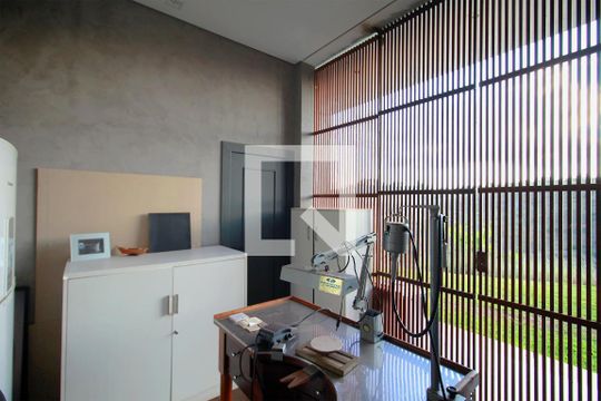 Quarto de Serviço de casa de condomínio à venda com 3 quartos, 500m² em Vale dos Pinhais, Nova Lima