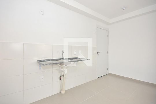 Cozinha de apartamento à venda com 2 quartos, 42m² em Jardim Maria Duarte, São Paulo