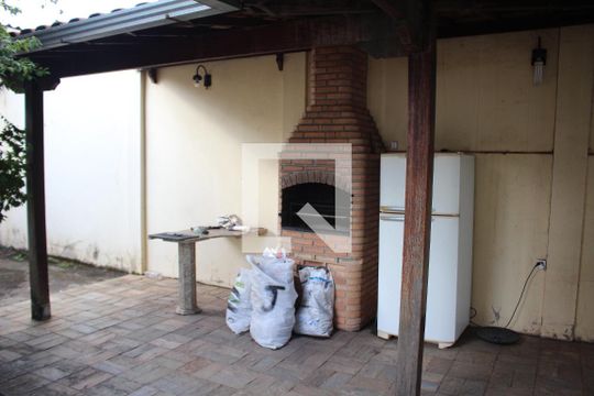 Quintal de casa à venda com 4 quartos, 439m² em Tirol, Contagem