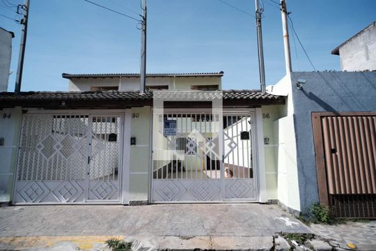 Fachada de casa à venda com 2 quartos, 125m² em Jardim Hercilia, São Paulo