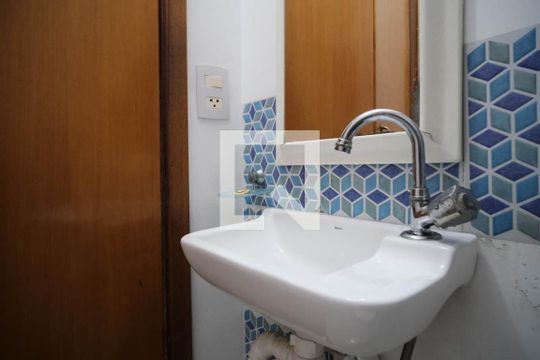 Lavabo  de casa à venda com 2 quartos, 125m² em Jardim Hercilia, São Paulo
