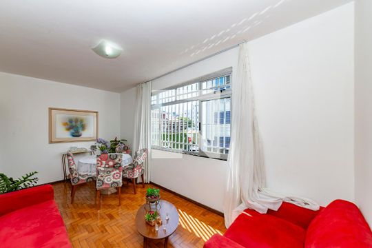 Apartamento à venda com 3 quartos, 110m² em Coração Eucarístico, Belo Horizonte