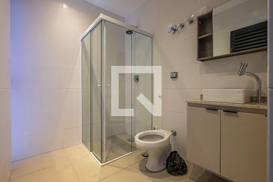 Quintal - Banheiro de Serviço de casa à venda com 5 quartos, 450m² em Jardim Paulista, São Paulo