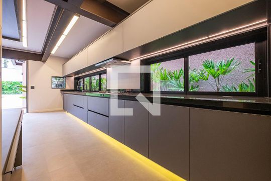 Sala/Cozinha de casa à venda com 5 quartos, 450m² em Jardim Paulista, São Paulo