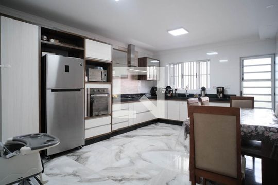 Cozinha de casa à venda com 3 quartos, 200m² em Vila Ré, São Paulo