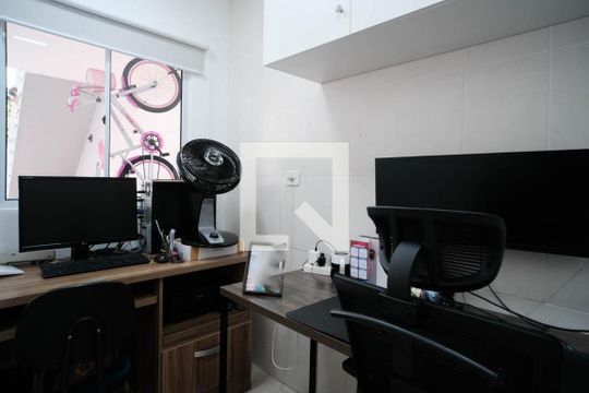 Escritório de casa à venda com 3 quartos, 200m² em Vila Ré, São Paulo