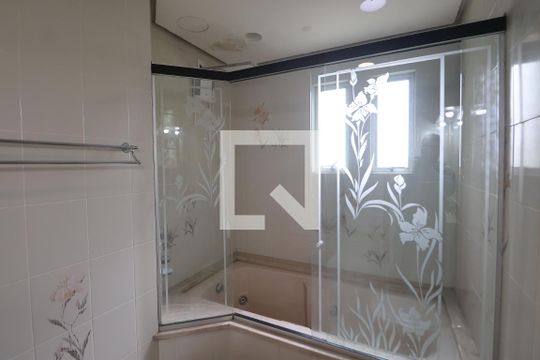Banheiro da Suíte de apartamento para alugar com 3 quartos, 244m² em Centro, Canoas