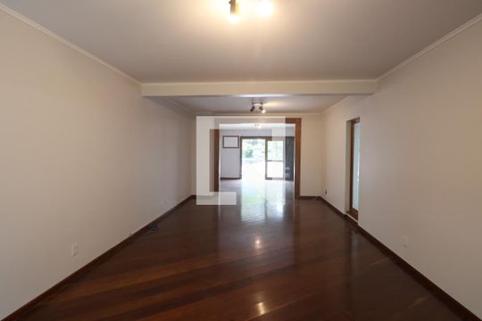 Apartamento para alugar com 3 quartos, 244m² em Centro, Canoas