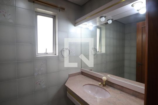 Lavabo de apartamento para alugar com 3 quartos, 244m² em Centro, Canoas