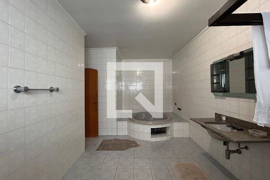 Banheiro da Suíte 3 de casa à venda com 4 quartos, 592m² em City América, São Paulo