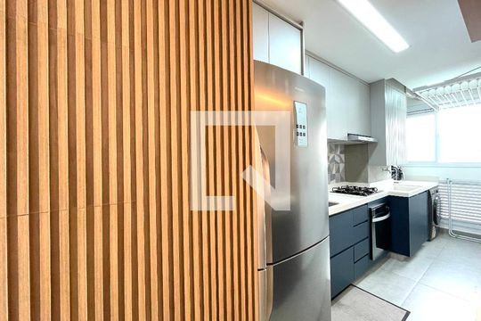 Cozinha de apartamento para alugar com 2 quartos, 51m² em Parque Sao Domingos, São Paulo