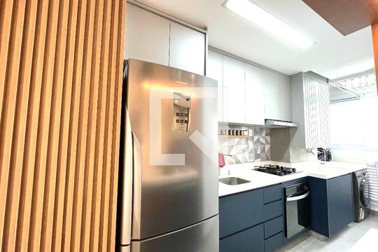 Cozinha de apartamento para alugar com 2 quartos, 51m² em Parque Sao Domingos, São Paulo