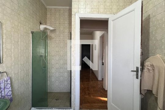 Banheiro de casa à venda com 3 quartos, 280m² em Pinheiros, São Paulo