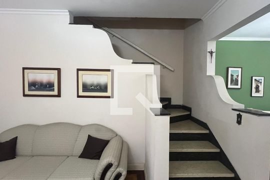 Escada de casa à venda com 3 quartos, 280m² em Pinheiros, São Paulo
