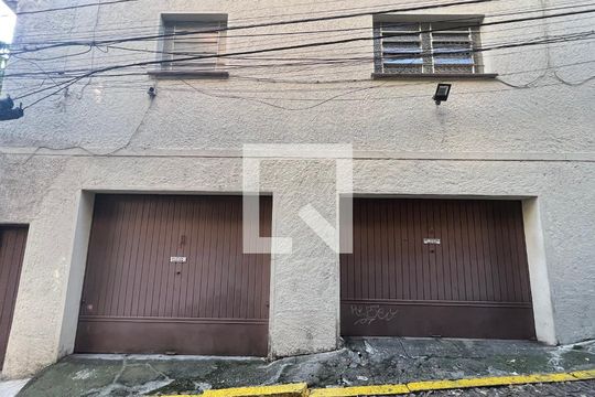 Garagem de casa à venda com 3 quartos, 280m² em Pinheiros, São Paulo