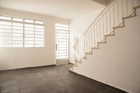 Sala de casa de condomínio para alugar com 2 quartos, 75m² em Planalto Paulista, São Paulo