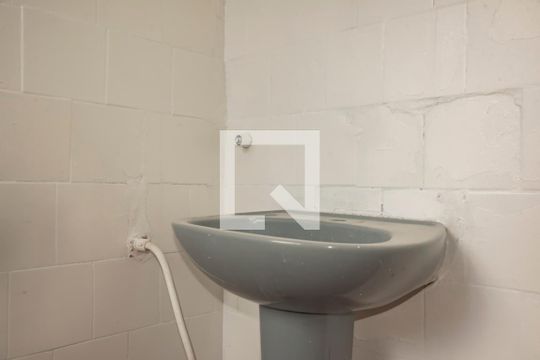 Banheiro de casa de condomínio para alugar com 2 quartos, 75m² em Planalto Paulista, São Paulo