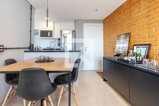 Sala de apartamento à venda com 2 quartos, 43m² em Santo Amaro, São Paulo
