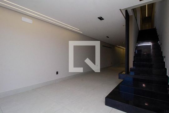 Sala de casa à venda com 3 quartos, 192m² em Vila Talarico, São Paulo