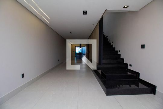 Sala de casa à venda com 3 quartos, 192m² em Vila Talarico, São Paulo