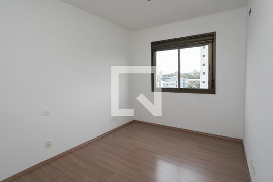 Suíte de apartamento para alugar com 2 quartos, 62m² em Santa Maria Goretti, Porto Alegre