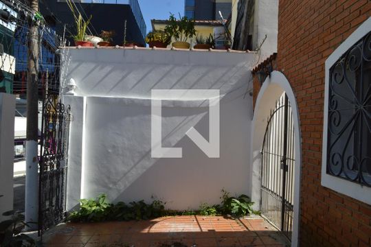 Garagem de casa à venda com 4 quartos, 250m² em Cambuci, São Paulo