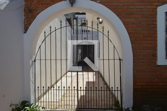 Garagem de casa à venda com 4 quartos, 250m² em Cambuci, São Paulo