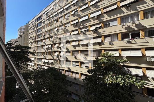 Sala - vista de apartamento à venda com 3 quartos, 150m² em Copacabana, Rio de Janeiro
