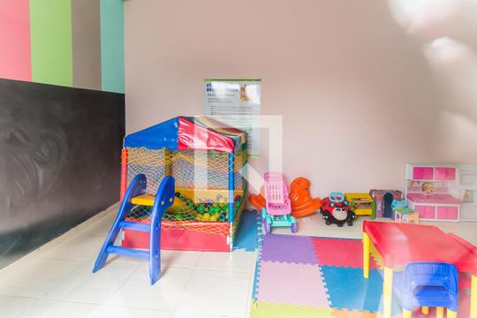 Brinquedoteca de apartamento para alugar com 2 quartos, 51m² em Biritiba, Poá