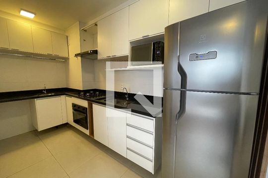 Cozinha de apartamento para alugar com 2 quartos, 40m² em Vila Butantã, São Paulo