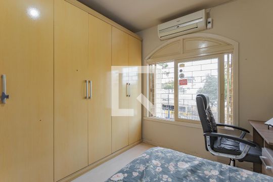 Quarto 1 de casa à venda com 4 quartos, 200m² em Vila Ipiranga, Porto Alegre