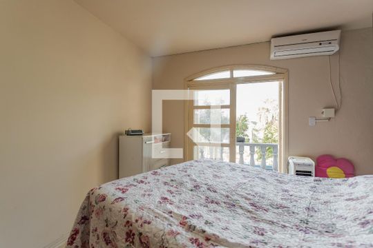 Quarto 2 de casa à venda com 4 quartos, 200m² em Vila Ipiranga, Porto Alegre