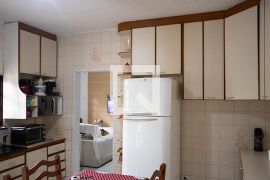 Cozinha 2 de casa à venda com 6 quartos, 147m² em Vila Nilo, São Paulo