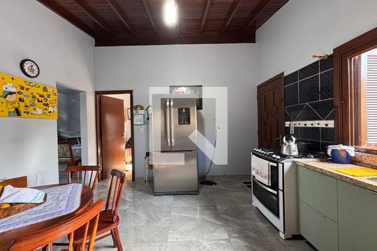 Cozinha de casa para alugar com 3 quartos, 485m² em Santos Dumont, São Leopoldo
