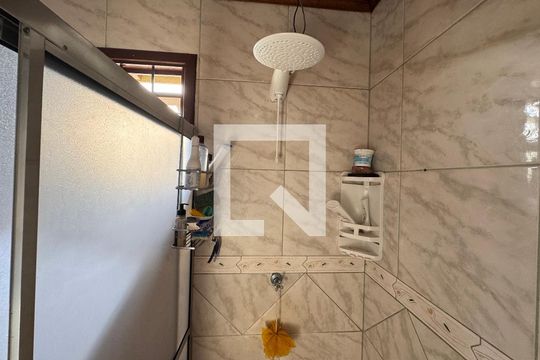 Banheiro 2 de casa para alugar com 3 quartos, 485m² em Santos Dumont, São Leopoldo