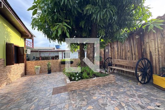 Área comum de casa para alugar com 3 quartos, 485m² em Santos Dumont, São Leopoldo