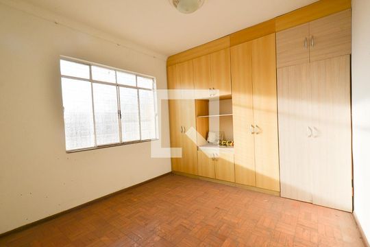 Quarto de casa à venda com 3 quartos, 290m² em Serra, Belo Horizonte