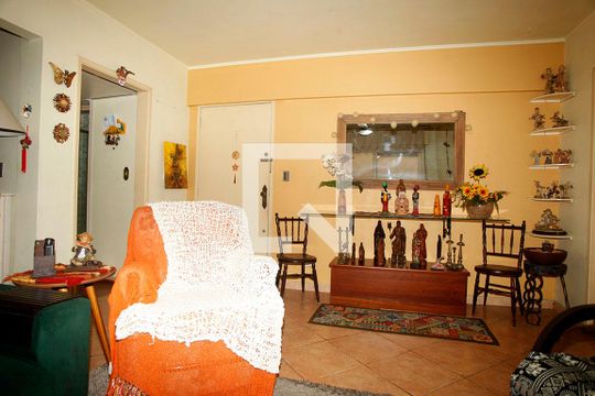 Sala de apartamento para alugar com 3 quartos, 127m² em Floresta, Porto Alegre
