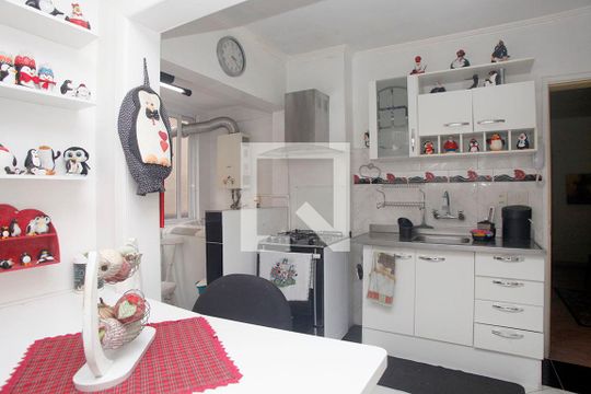 Cozinha de apartamento para alugar com 3 quartos, 127m² em Floresta, Porto Alegre