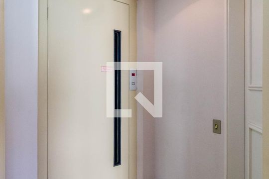 Entrada de apartamento à venda com 3 quartos, 96m² em Vila Suzana, São Paulo