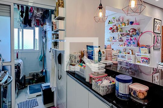 Cozinha de apartamento à venda com 2 quartos, 56m² em Vila Oratorio, São Paulo